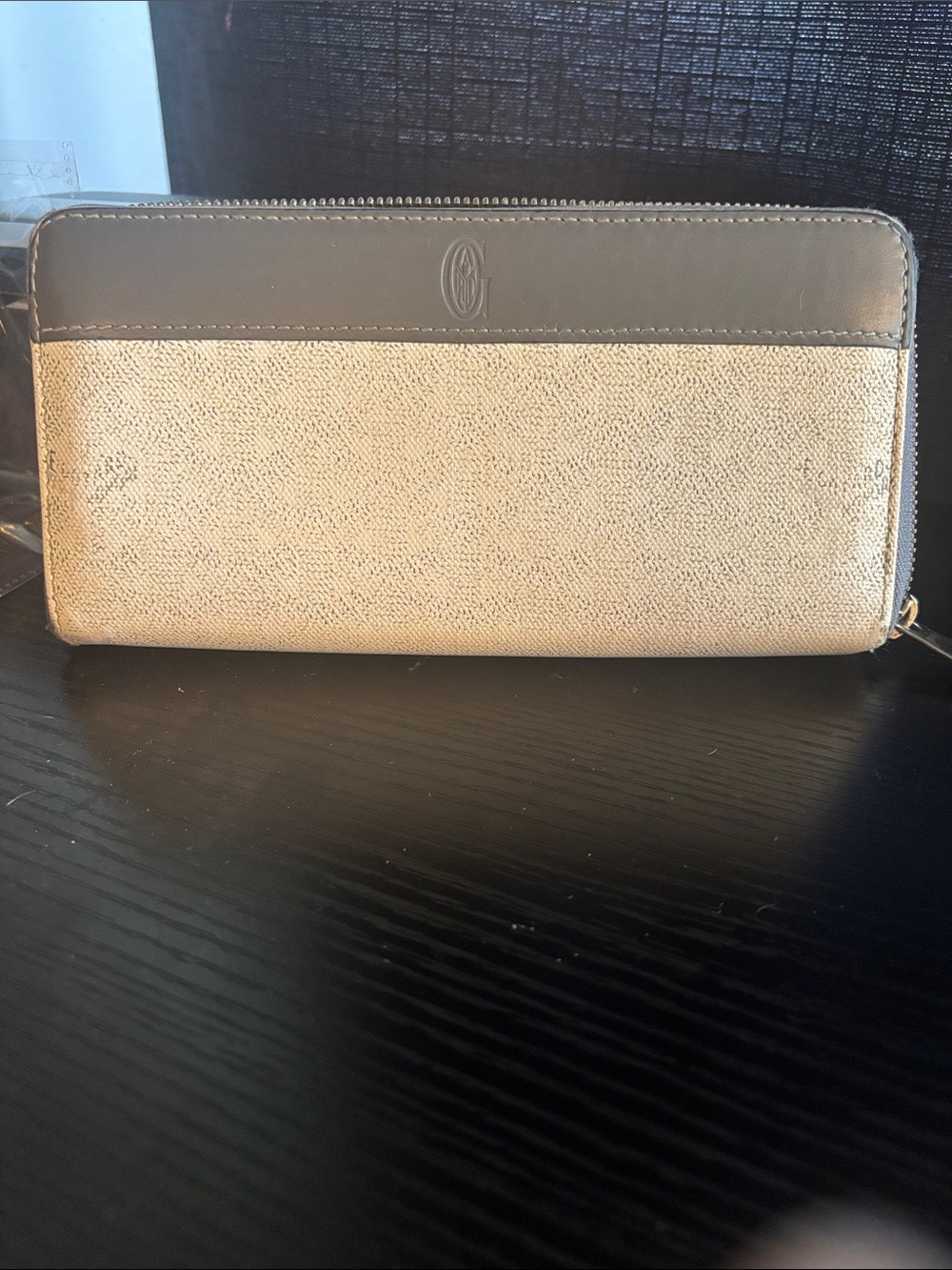 Goyard Matignon Chevron Leather Zip Around wallet white and gray - Picture 1 of 17